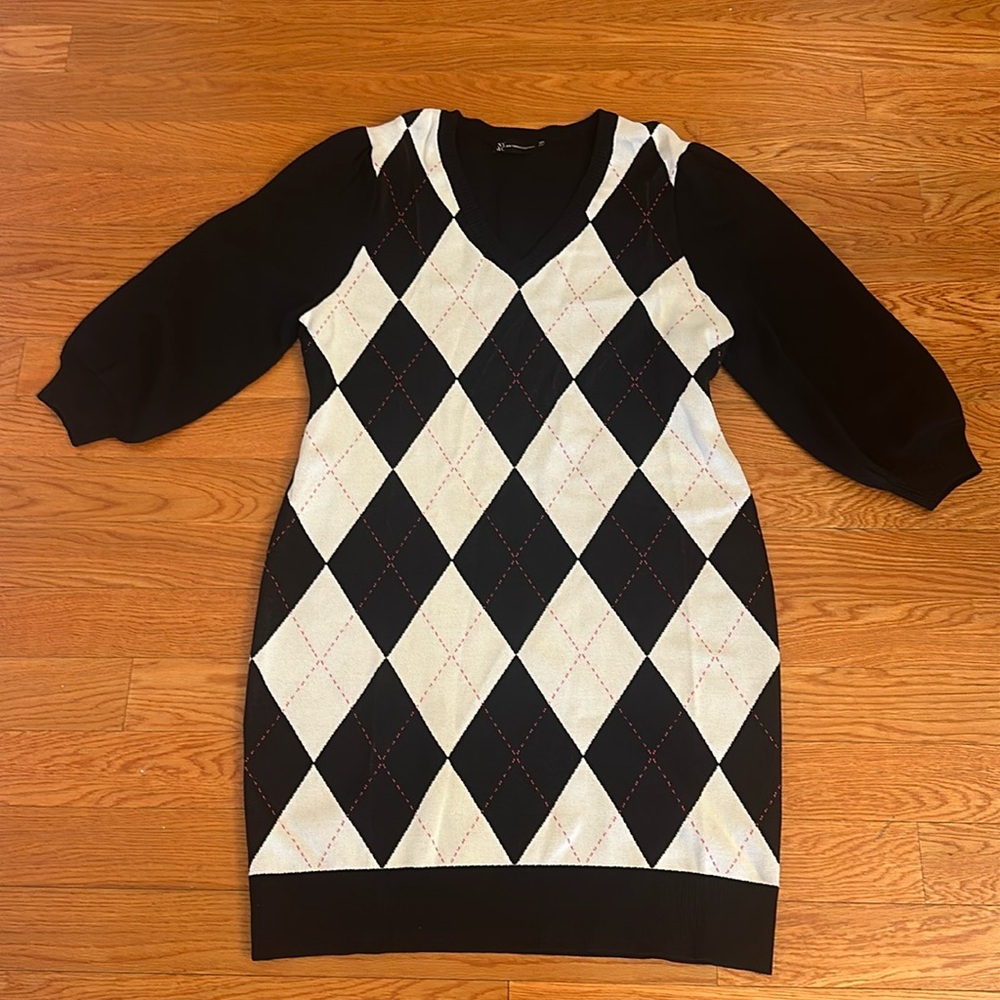 New York and Company Argyle‎ sweater dress - Black, white, and Pink - size XXL